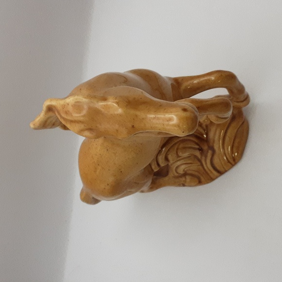 Vintage  Ceramic Horse Sculpture 7.5" X 7.5" Golden Wheat Colour - Picture 13 of 13